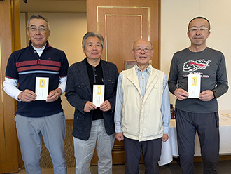 上位成績者へ金一封