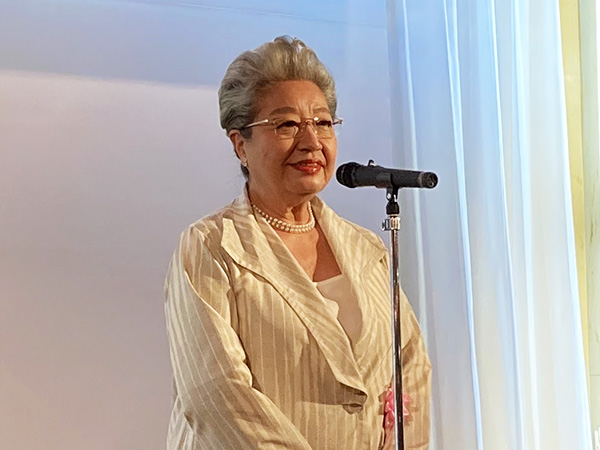 三林京子様